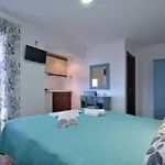 Garbis μπακάλης θεοχάρης شقة ليبتوكاريا