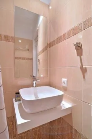 Garbis μπακάλης θεοχάρης Leptokariá