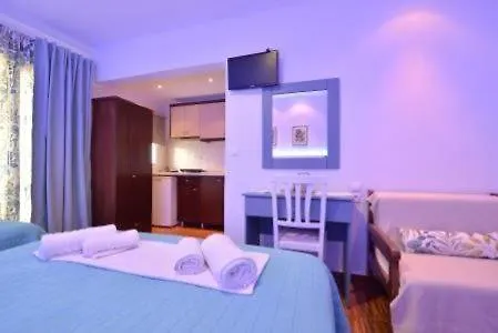 Garbis μπακάλης θεοχάρης Leptokariá