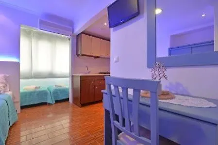 Garbis μπακάλης θεοχάρης *