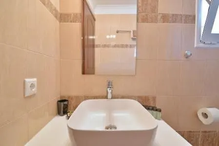 Garbis μπακάλης θεοχάρης Apartmán